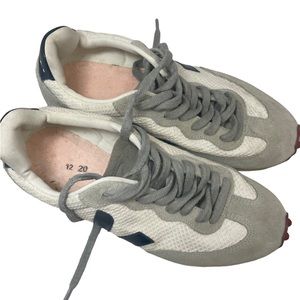 Veja Sneakers size  7 no insoles
